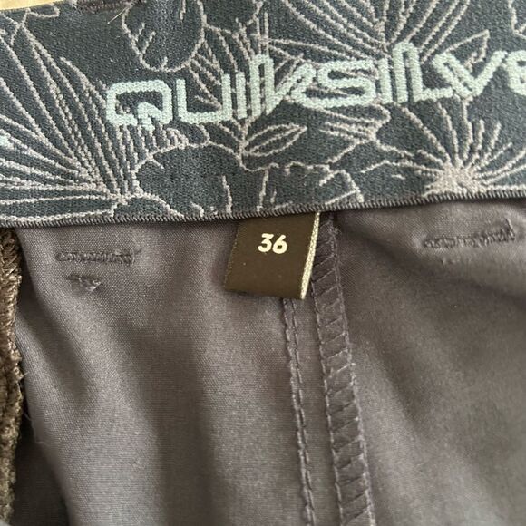 Quiksilver Men's Dark Blue Hybrid Shorts Size 36 - Picture 5 of 13